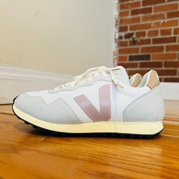 VEJA Women's SDU Low Top Sneakers Size US 8 BRAND NEW - Picture 2 of 16